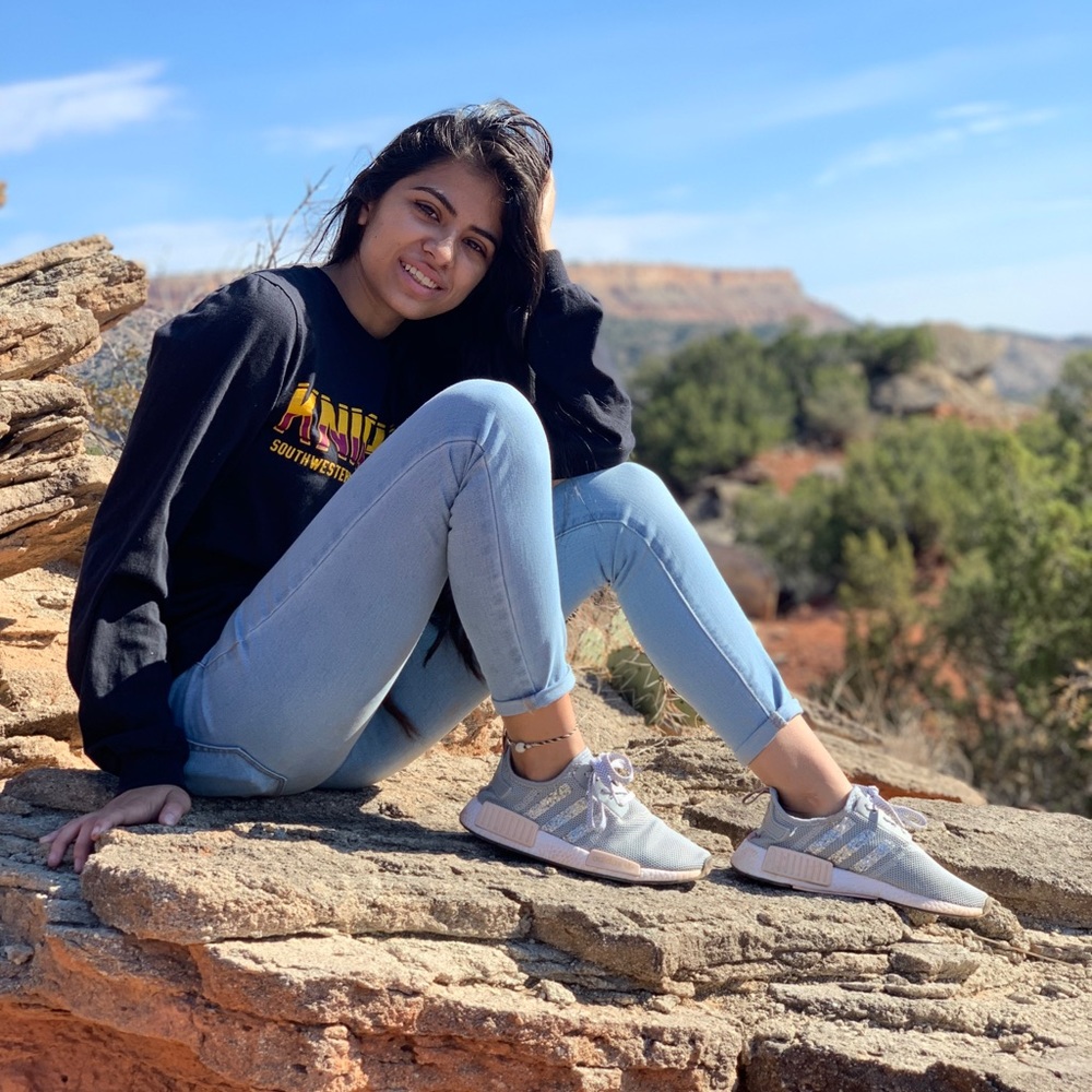 Meet your Posher, Brysa